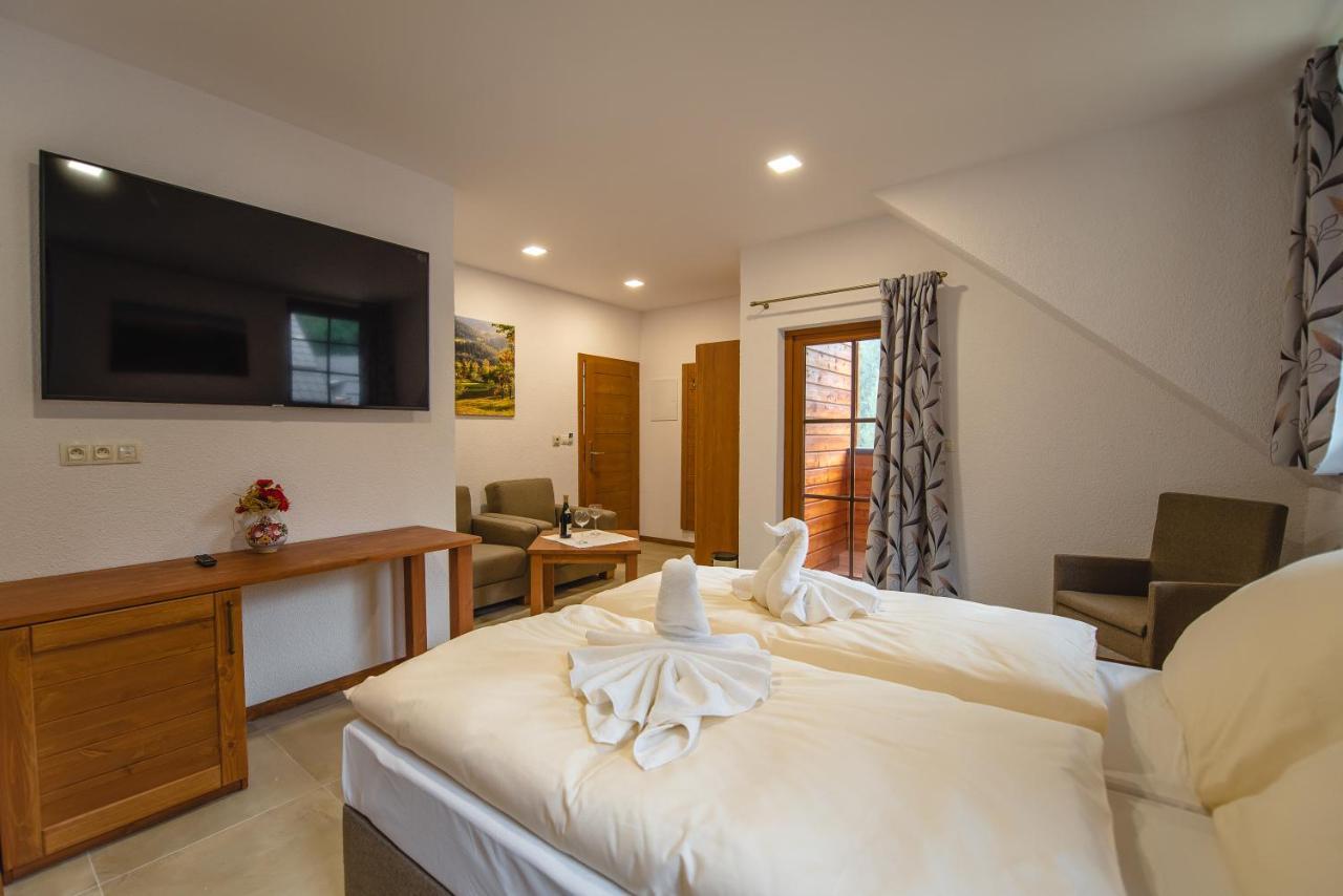 Wellness Hotel Ondrasuv Dvur Bila  Bagian luar foto