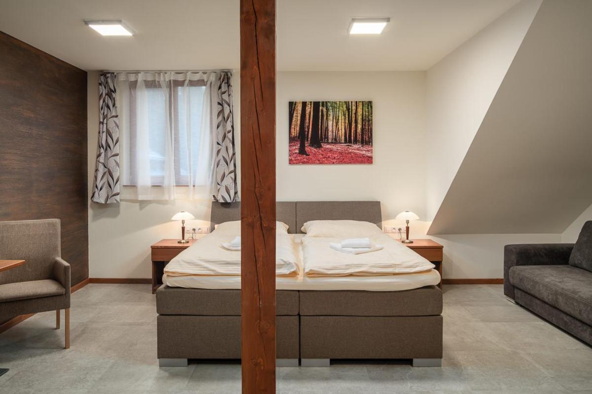 Wellness Hotel Ondrasuv Dvur Bila  Bagian luar foto