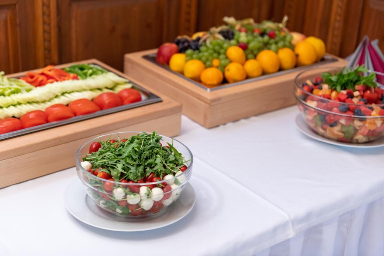 Wellness Hotel Ondrasuv Dvur Bila  Bagian luar foto