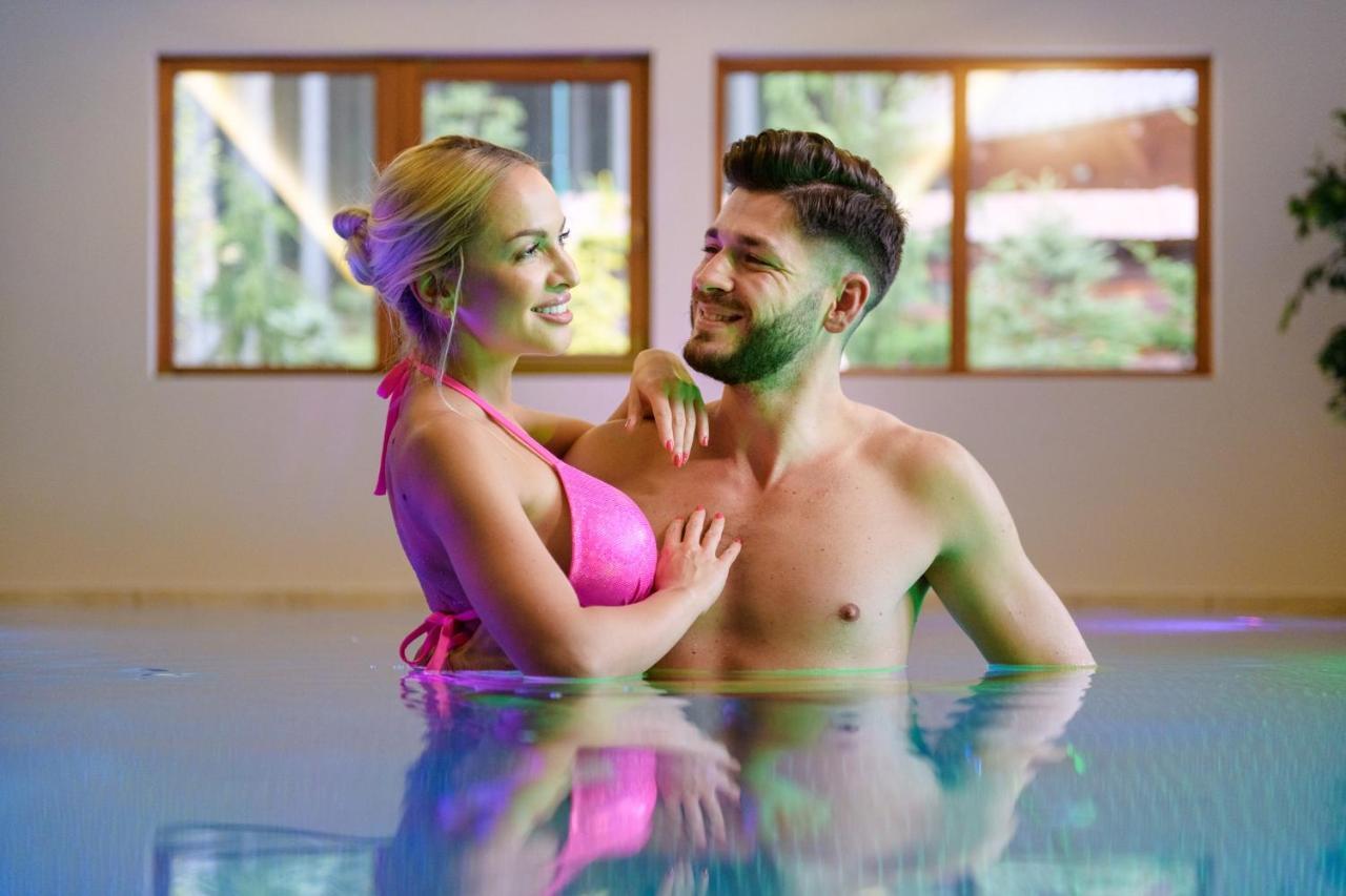 Wellness Hotel Ondrasuv Dvur Bila  Bagian luar foto