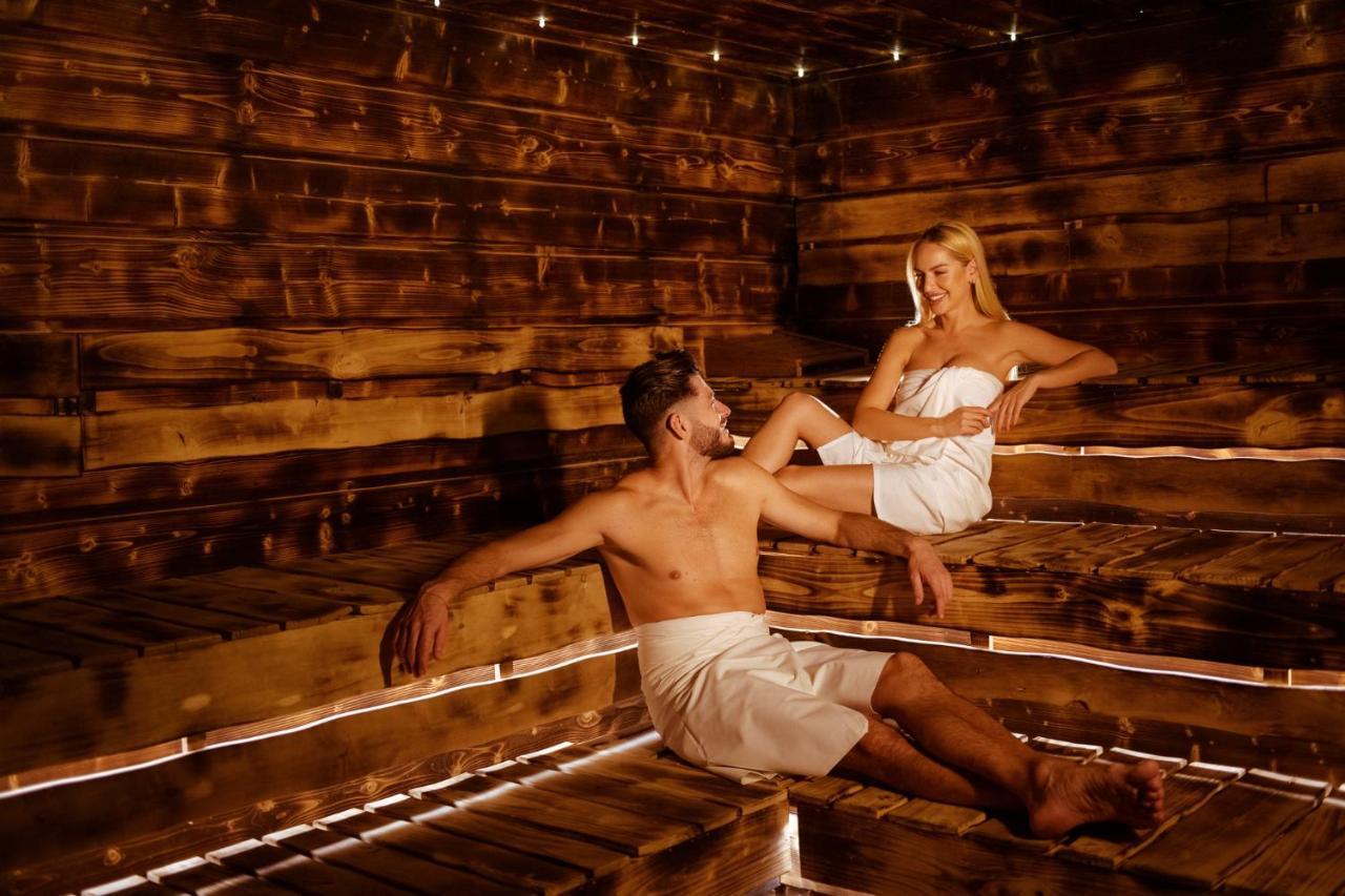 Wellness Hotel Ondrasuv Dvur Bila  Bagian luar foto