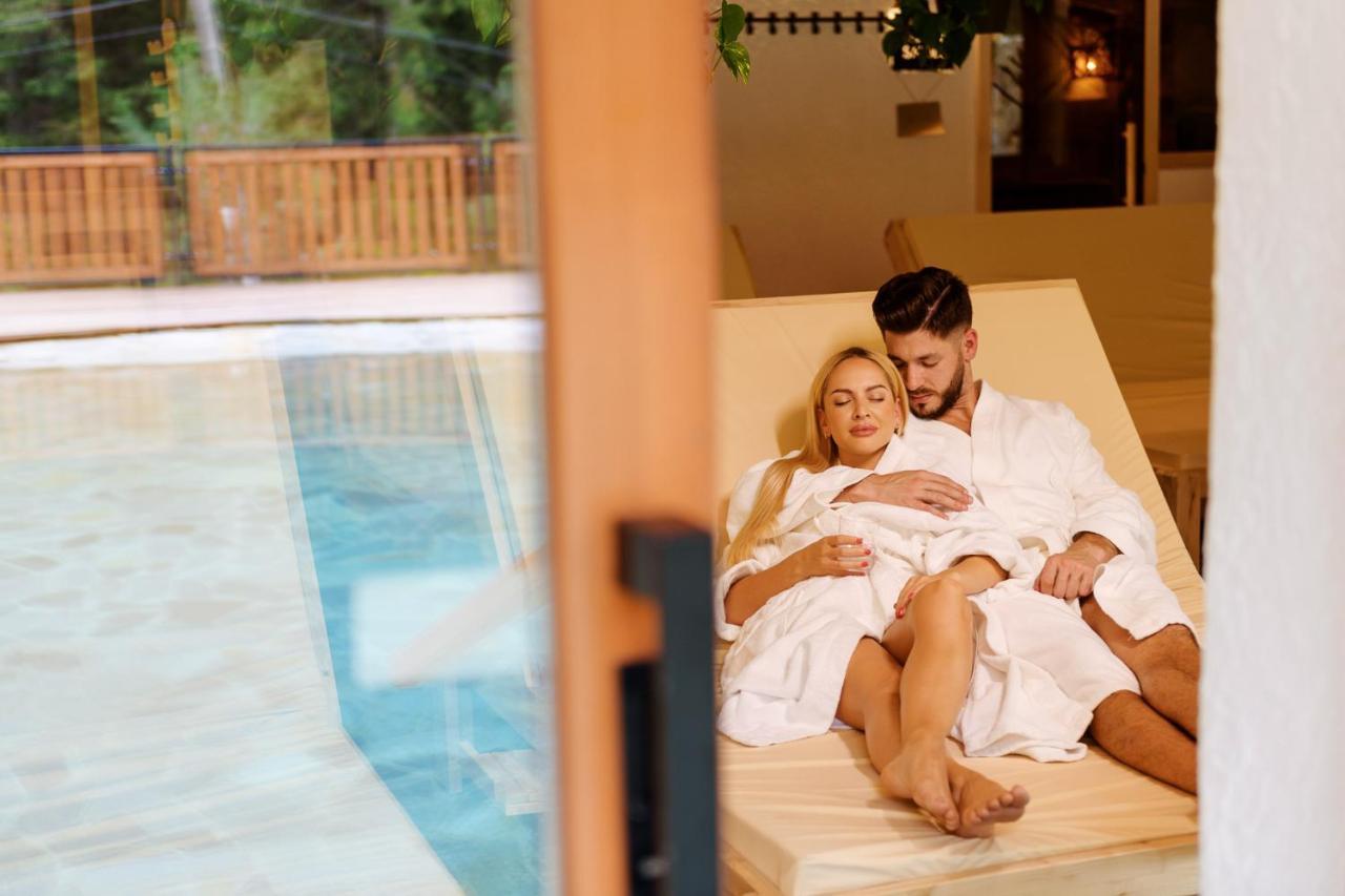 Wellness Hotel Ondrasuv Dvur Bila  Bagian luar foto