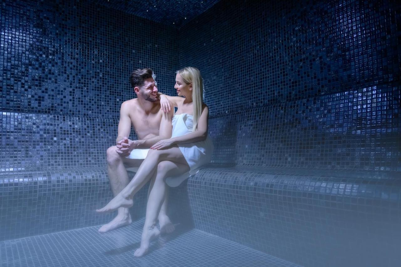Wellness Hotel Ondrasuv Dvur Bila  Bagian luar foto