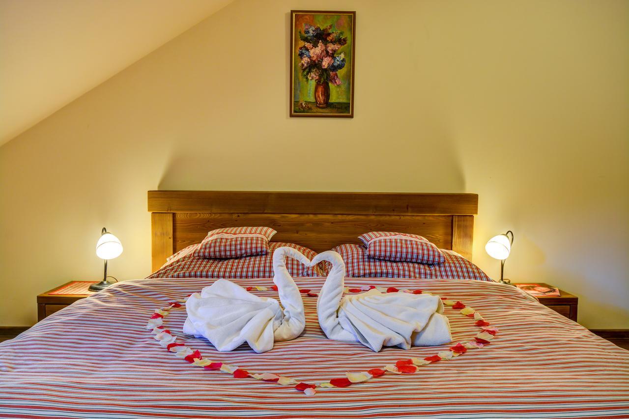 Wellness Hotel Ondrasuv Dvur Bila  Bagian luar foto